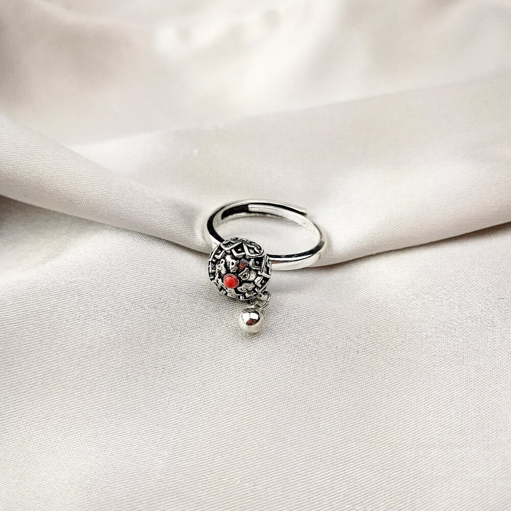 Zen Relief Rotating Ring - Picture 2 of 4
